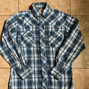 Wrangler button down shirt